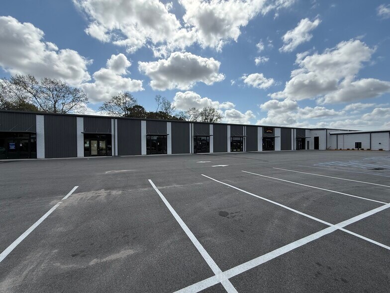 More Photos Of 5660 Rivers Ave, North Charleston Storefront For Lease