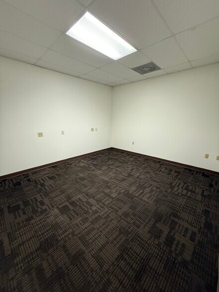 More Photos Of 4125 Independence Dr, Schnecksville Flex For Lease