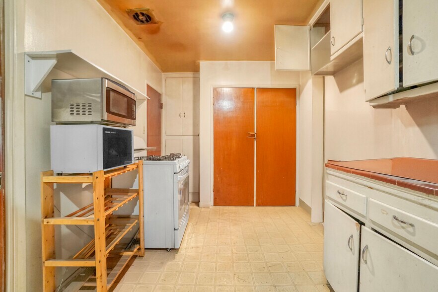 More Photos Of 2714 New Jersey St, Los Angeles Multifamily For Sale