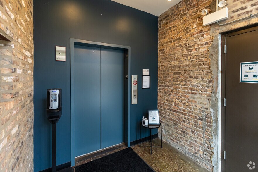 More Photos Of 1714-1720 W Division St, Chicago Office For Lease