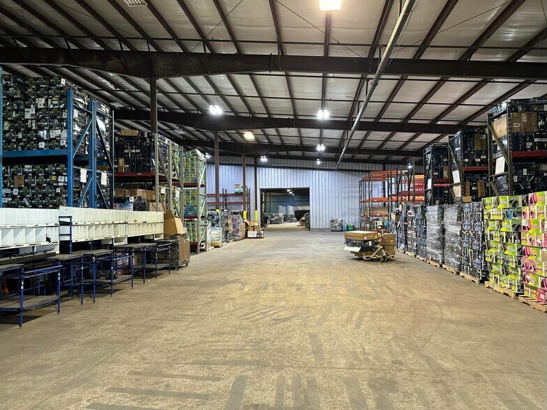 More Photos Of 1301 Industrial Park Rd, Mountain Grove Warehouse For Lease