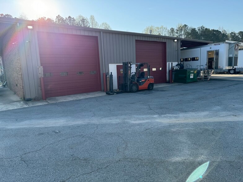 More Photos Of 43 Bellamy Ct, Stockbridge Warehouse For Lease