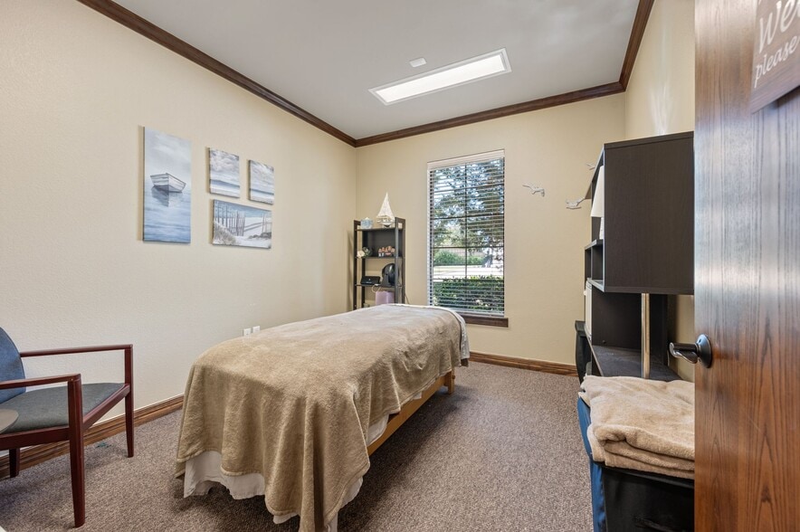 More Photos Of 1117 Glade Rd, Colleyville Medical For Sale