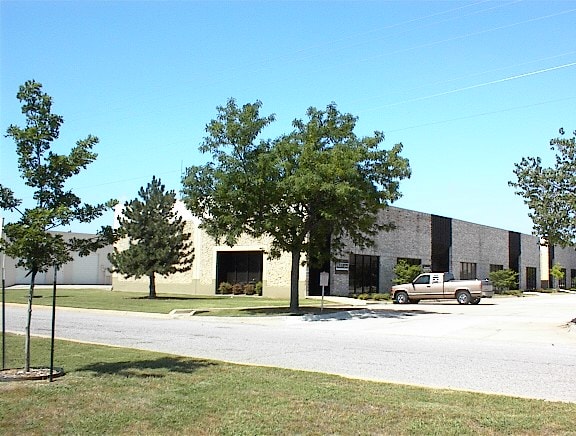 More Photos Of 210 W Wilshire Blvd, Oklahoma City Unknown For Lease