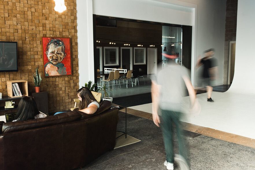 More Photos Of 203 Cooper Ave N, Saint Cloud Flex For Lease