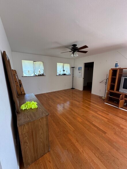 More Photos Of 6738 Greenbay Rd, Arbuckle Land For Lease