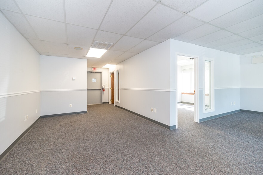 More Photos Of 908-918 Town Center, New Britain Office For Sale
