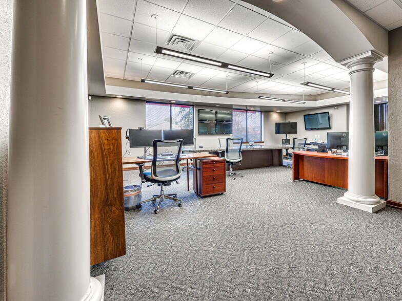 More Photos Of 11100 Stratford Dr, Oklahoma City Loft Creative Space For Sale