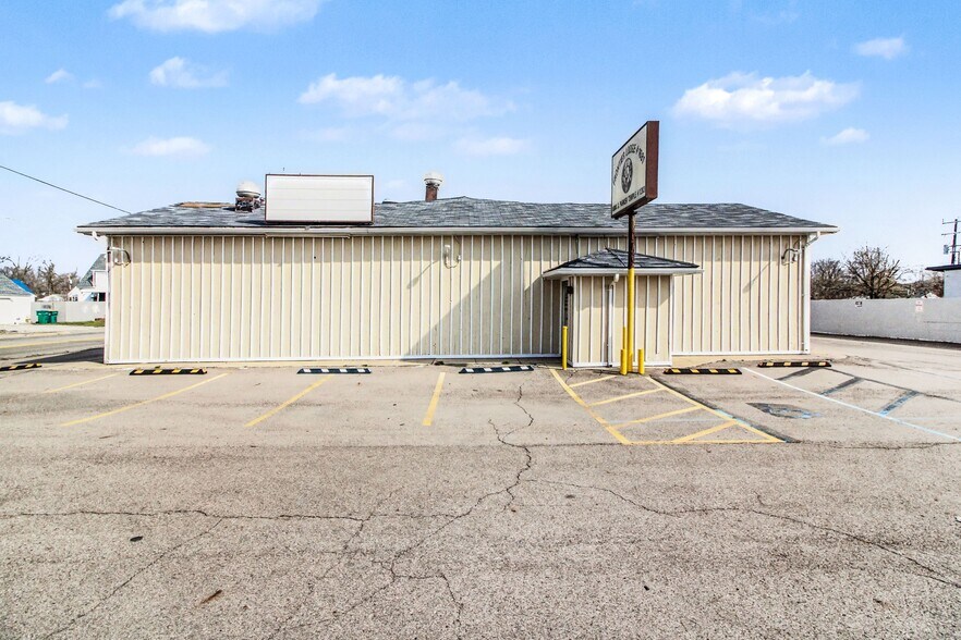 More Photos Of 1405 Ecorse Rd, Ypsilanti Freestanding For Sale