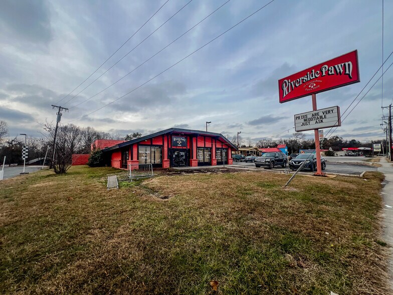 More Photos Of 2320 Randleman Rd, Greensboro Freestanding For Sale