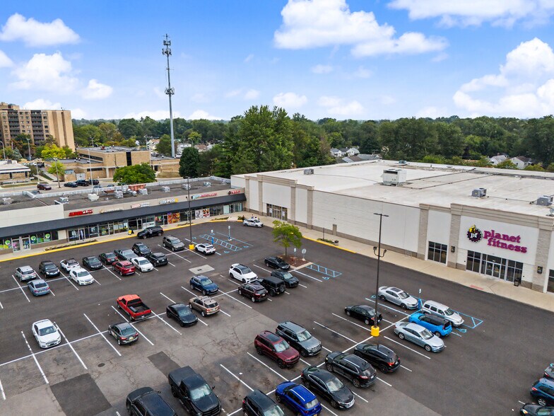 More Photos Of 5866-5870 Middlebelt Rd, Garden City Freestanding For Lease