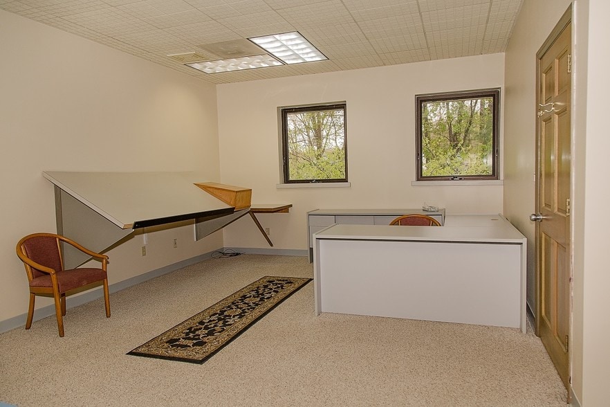 More Photos Of 296 Morris Rd, Schenectady Office For Lease