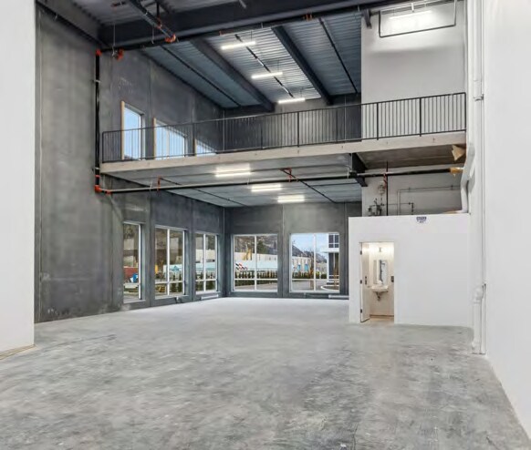 More Photos Of 2636 Kyle Rd, West Kelowna Showroom For Lease