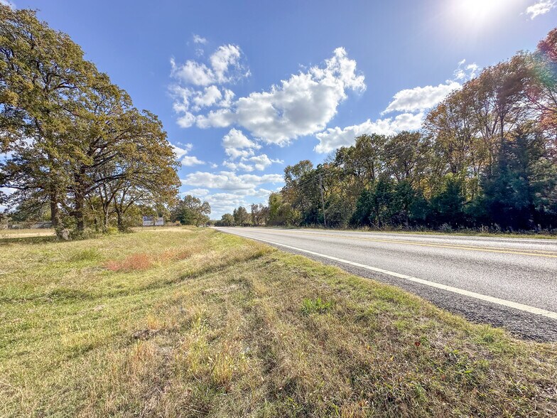 More Photos Of 1412 Mason Ln, Tool Land For Sale