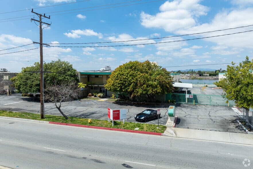 More Photos Of 5623 N Peck Rd, Arcadia Warehouse For Sale