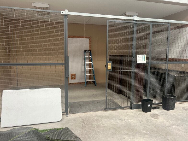 More Photos Of 6413 N State Highway 349, Midland Warehouse For Lease