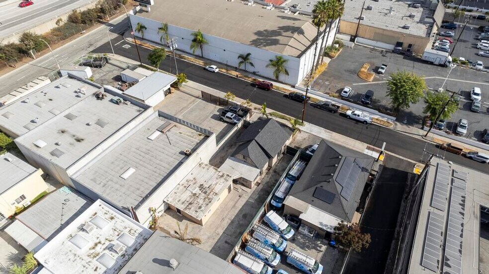 More Photos Of 31 Fulton Ave, Pasadena Light Manufacturing For Sale