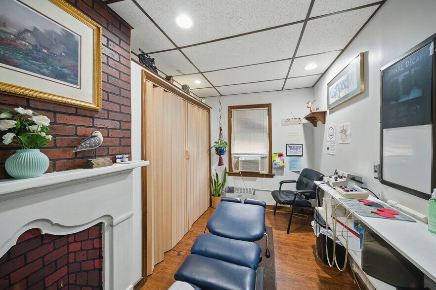 More Photos Of 11 Vernon Ave, Hamburg Medical For Lease