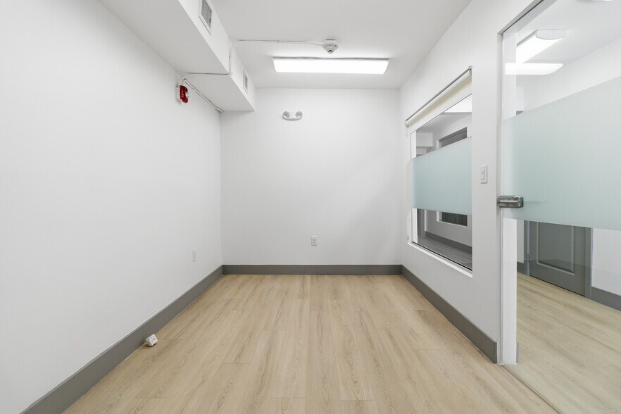 More Photos Of 470 NW 22nd Ave, Miami Office For Sale