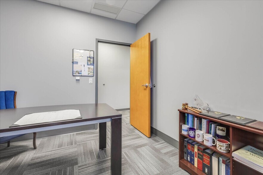 More Photos Of 215 S Monroe St, Tallahassee Office For Lease