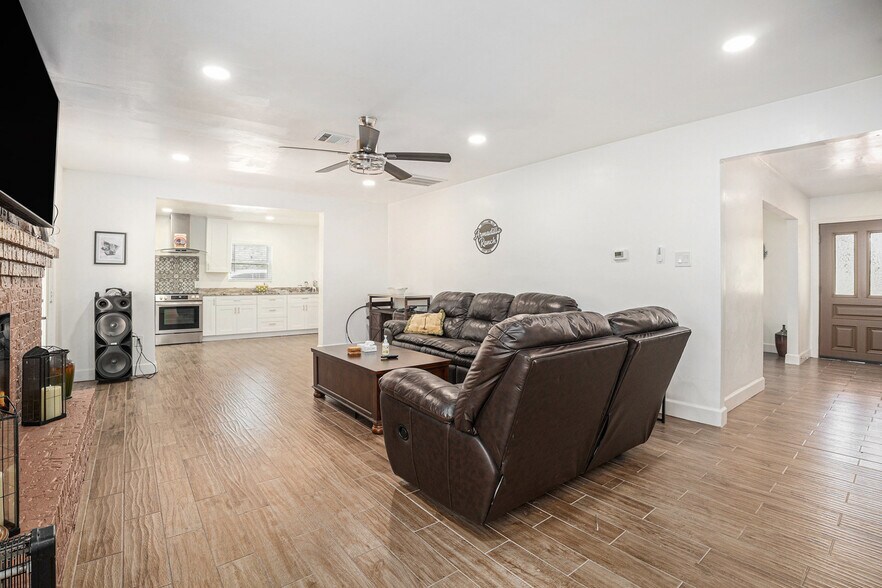 More Photos Of 7710 Iowa Colony Blvd, Rosharon Land For Sale