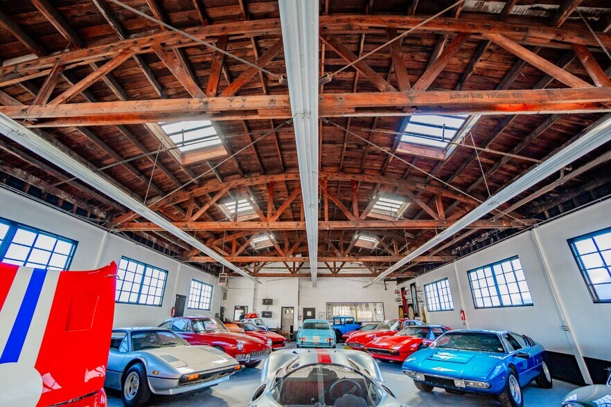 More Photos Of 110-118 E 16th St, Costa Mesa Industrial For Sale