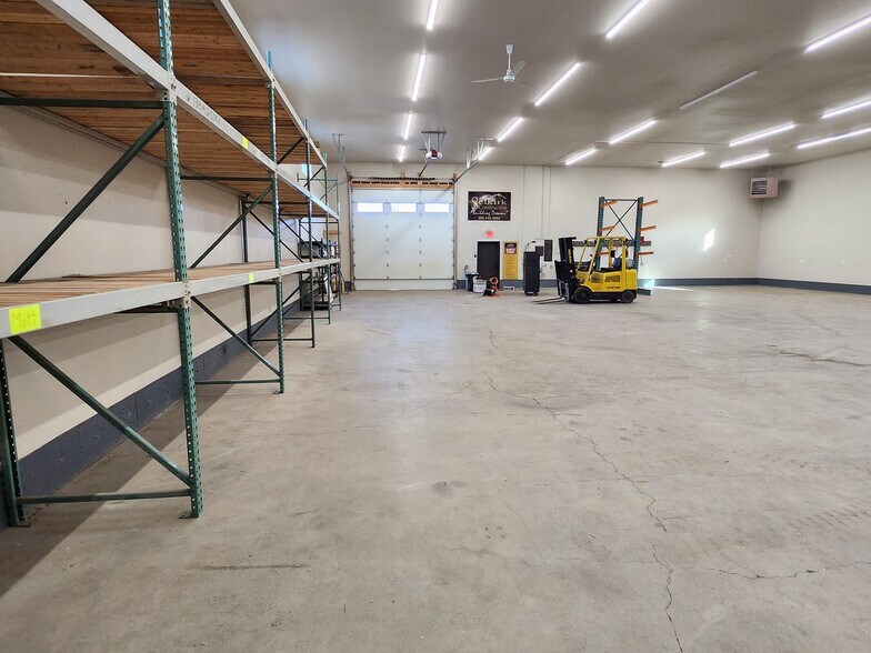 More Photos Of 10157 N Taryne St, Hayden Warehouse For Lease