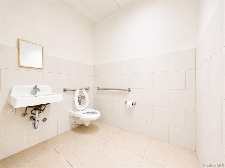More Photos Of 61-12 220th St, Oakland Gardens Storefront Retail Office For Lease
