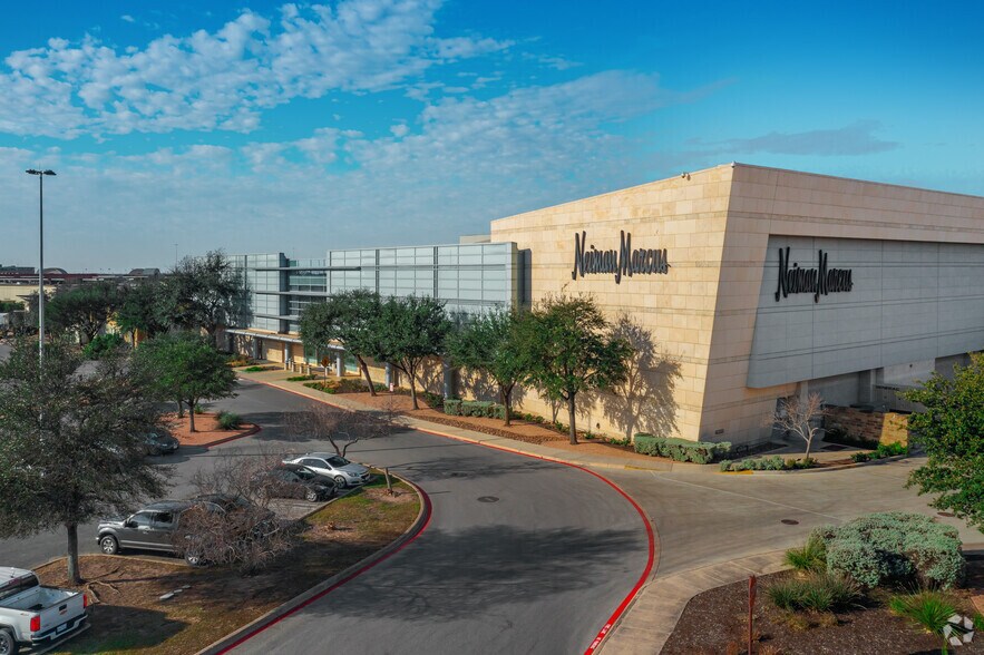 More Photos Of 15900 La Cantera Pky, San Antonio Unknown For Lease