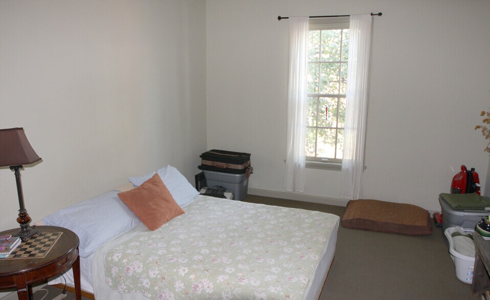 More Photos Of 15 E Bridge St, New Hope Storefront Retail Residential For Sale