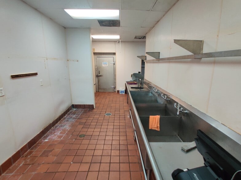 More Photos Of 17721 NW 27th Ave, Miami Gardens Restaurant For Lease