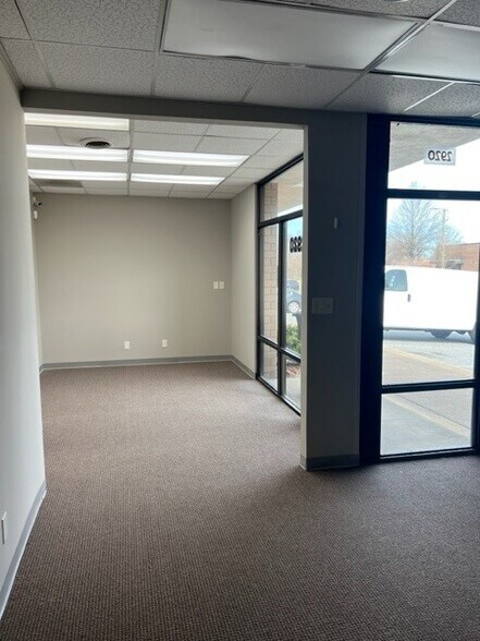 More Photos Of 2906-2924 Baltic Ave, Greensboro Industrial For Lease