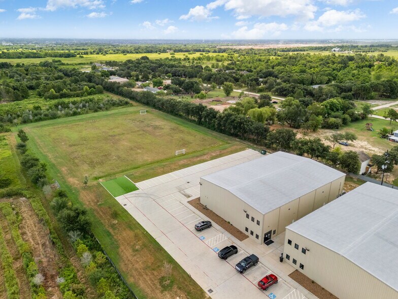 More Photos Of 3312 Schlipf Rd, Katy Sports And Entertainment For Lease