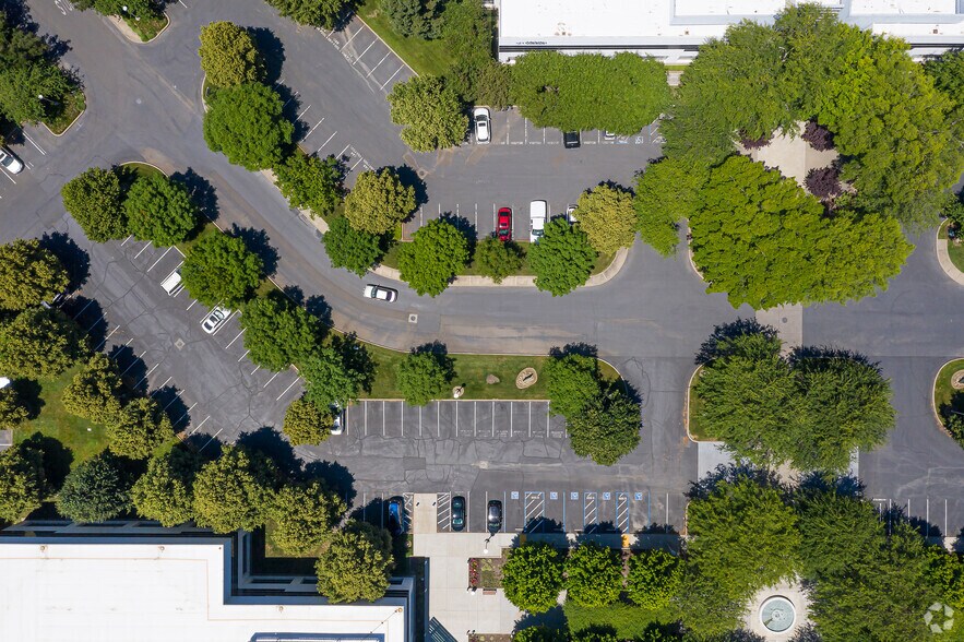 More Photos Of 1740 Creekside Oaks Dr, Sacramento Office For Lease