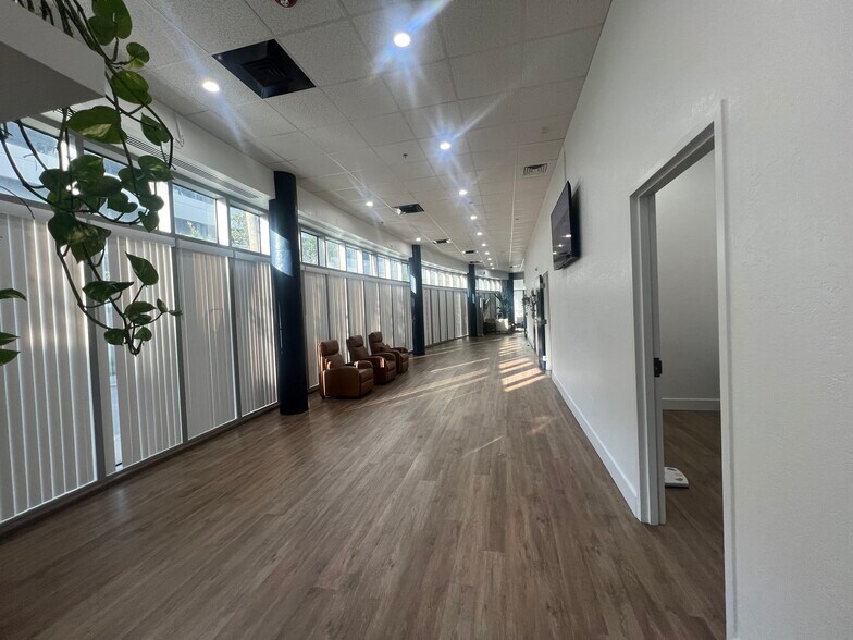 More Photos Of 375-3 S 12th St, Tampa Office For Sale