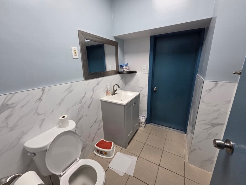 More Photos Of 16116-16120 46th Ave, Flushing Storefront For Lease