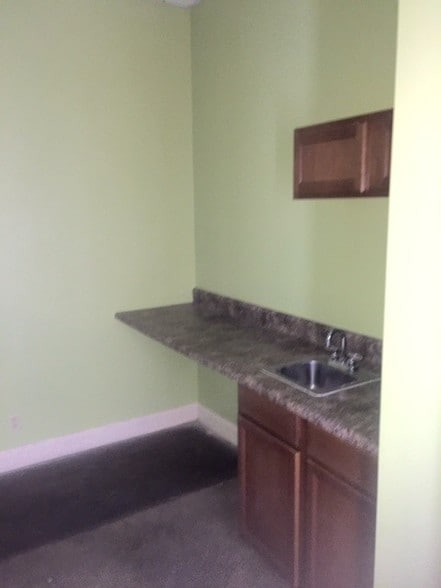 More Photos Of 4015 Veterans Ct, Columbus General Retail For Lease