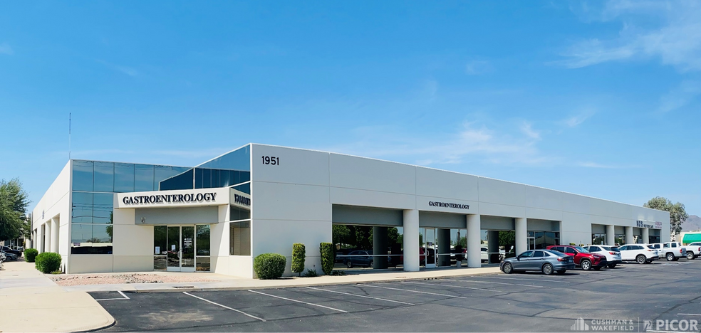 More Photos Of 1951 W Grant Rd, Tucson Showroom For Lease