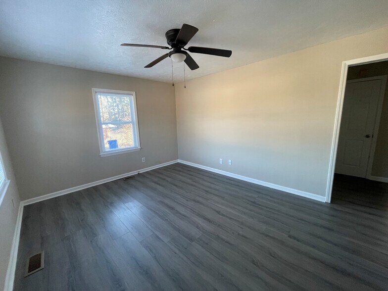 More Photos Of 4942-4959 Fieldcrest Dr, Fayetteville Apartments For Sale