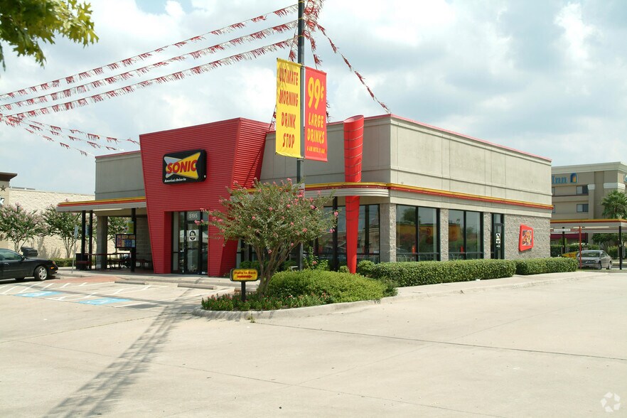 More Photos Of 5195 W 34th St, Houston Fast Food For Lease