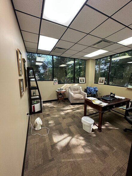 More Photos Of 108 Palmetto Park Blvd, Lexington Medical For Lease