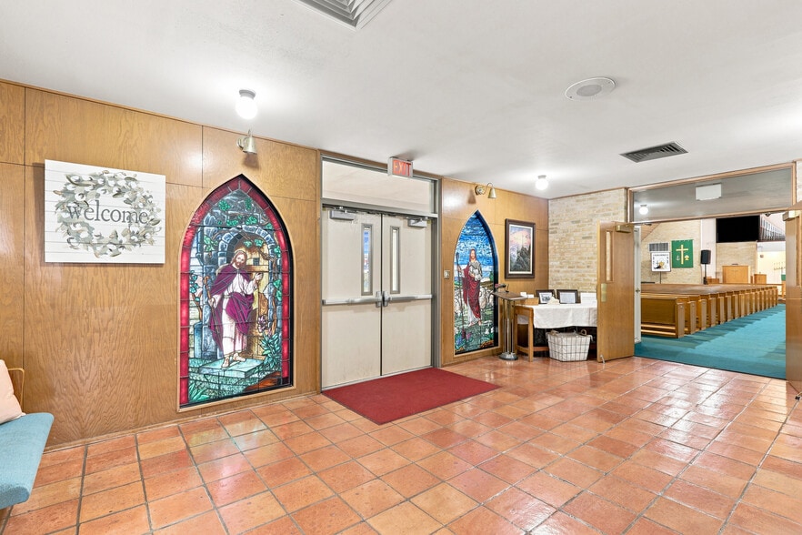 More Photos Of 2515 Austin Hwy, San Antonio Religious Facility For Sale