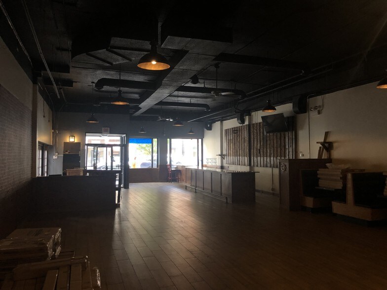 More Photos Of 1441-1445 W Fullerton Ave, Chicago Restaurant For Lease