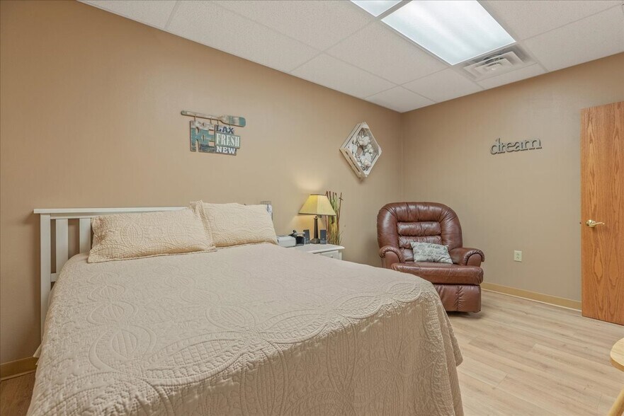 More Photos Of 4100-4140 Laramie St, Cheyenne Medical For Sale