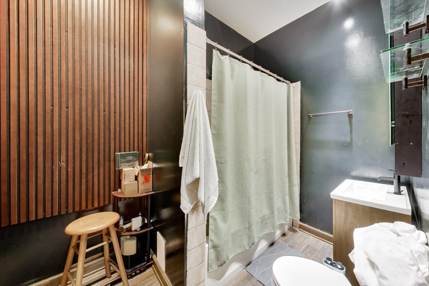 More Photos Of 1528 W Fullerton Ave, Chicago Storefront Retail Residential For Sale
