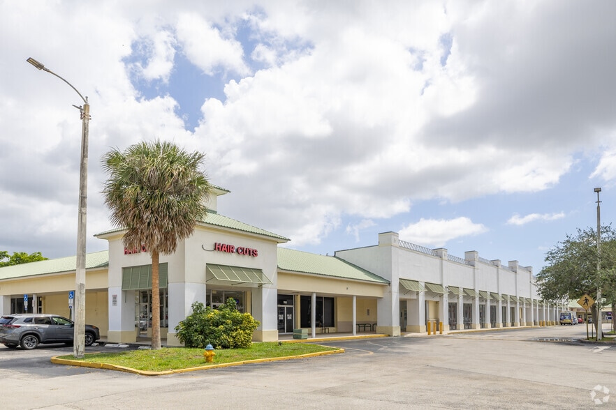 More Photos Of 7841-7899 Pines Blvd, Pembroke Pines Supermarket For Sale