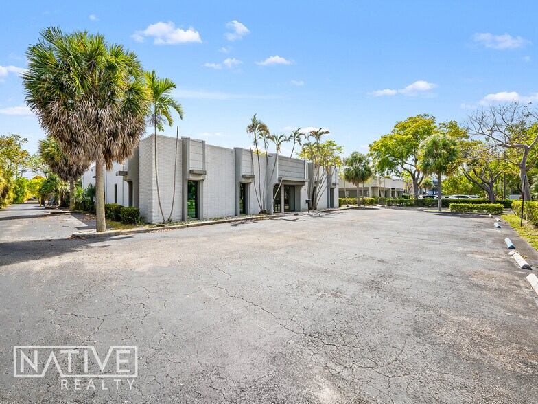 More Photos Of 2880 W Cypress Creek Rd, Fort Lauderdale Medical For Sale