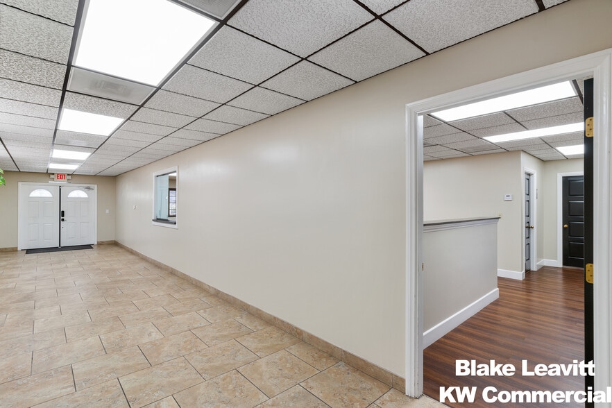 More Photos Of 510 S 9th St, Las Vegas Office For Sale