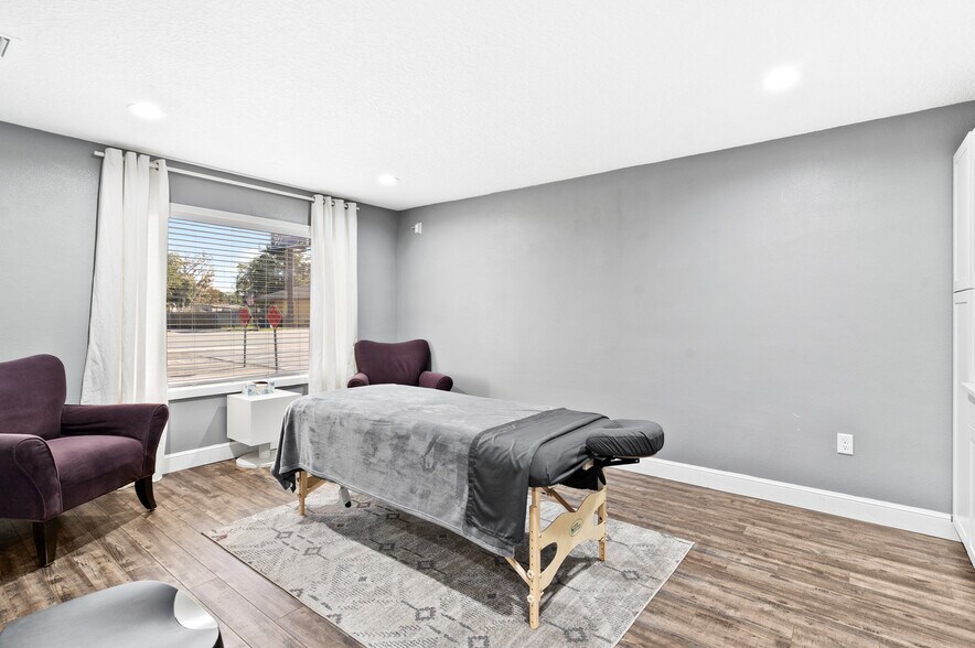 More Photos Of 32347 County Road 473, Leesburg Freestanding For Sale