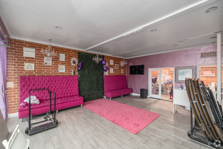 More Photos Of 614 E Manchester Blvd, Inglewood Office For Sale